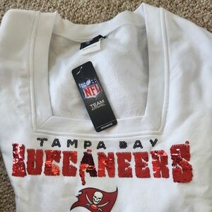 Tampa Bay Buccaneers womens sweatshirt